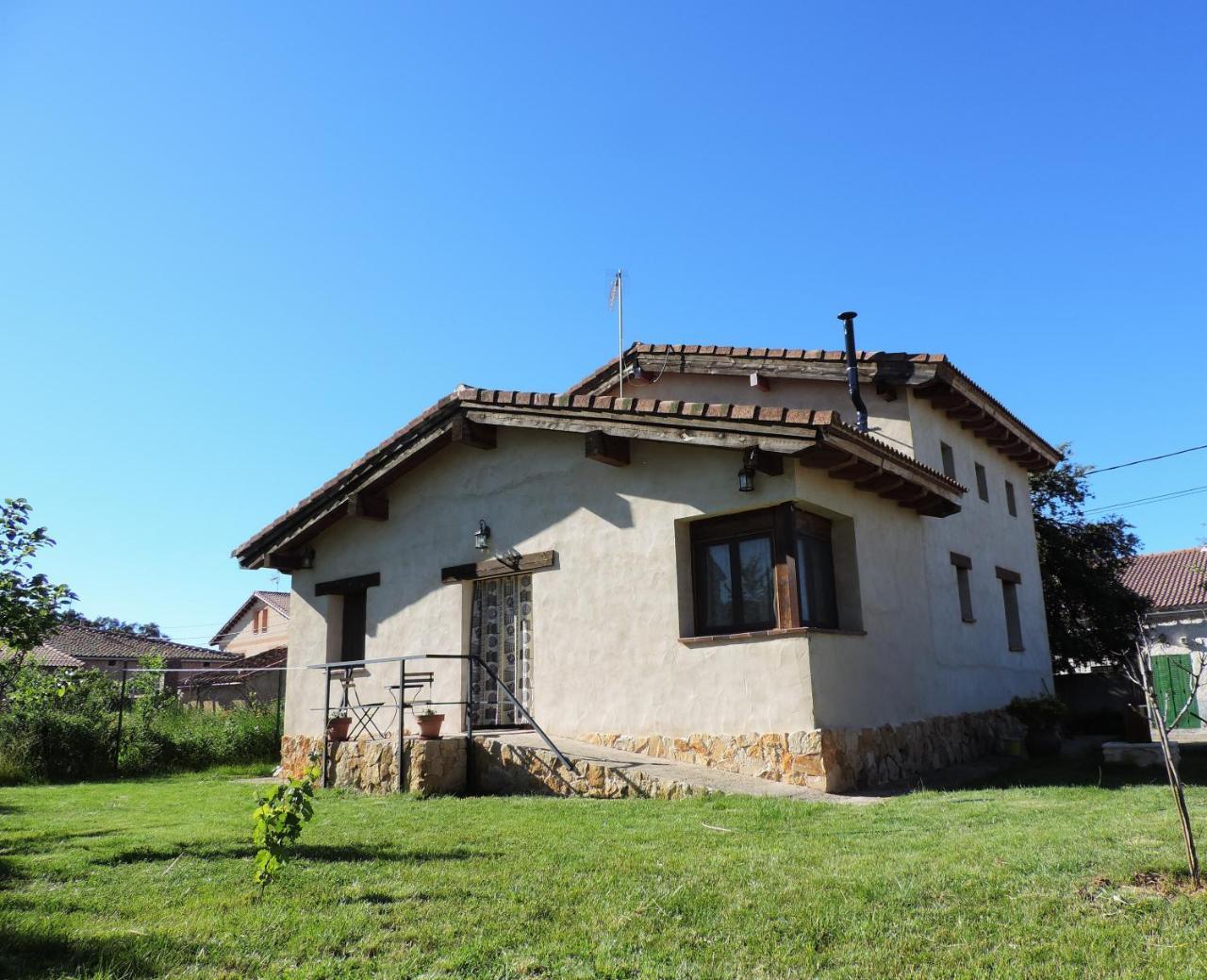 La Casa Del Cartero Pablo Guest House Saldana de Ayllon Екстериор снимка