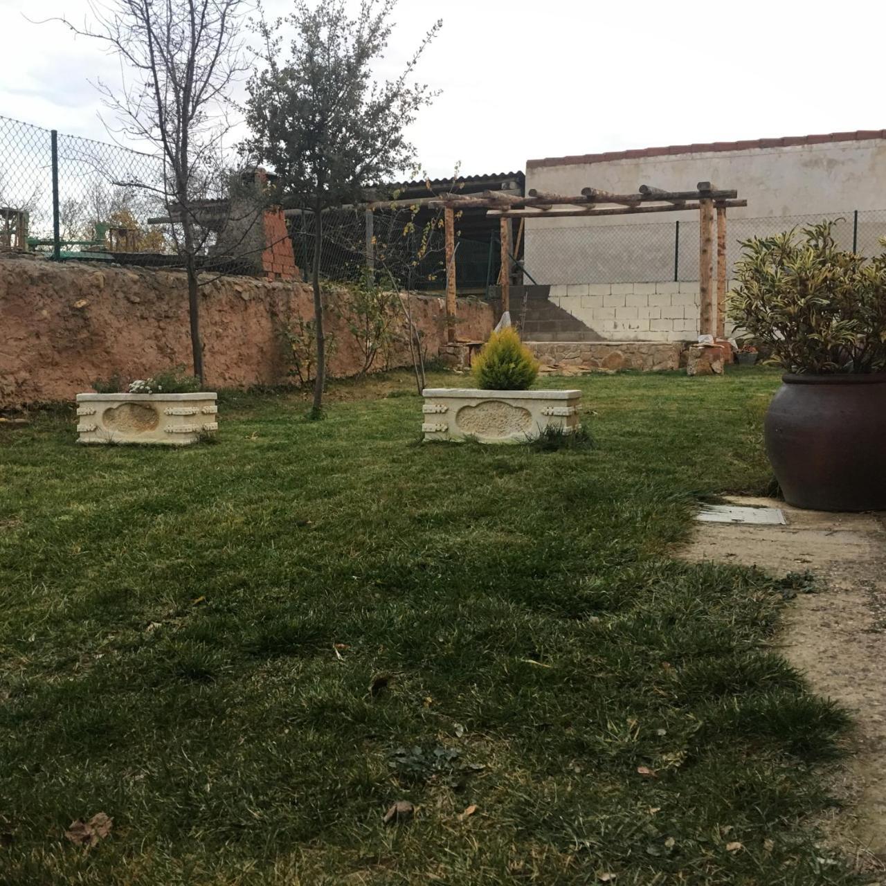 La Casa Del Cartero Pablo Guest House Saldana de Ayllon Екстериор снимка