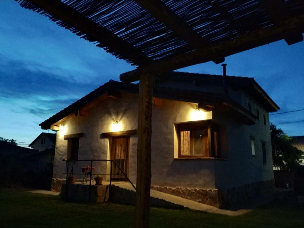 La Casa Del Cartero Pablo Guest House Saldana de Ayllon Екстериор снимка