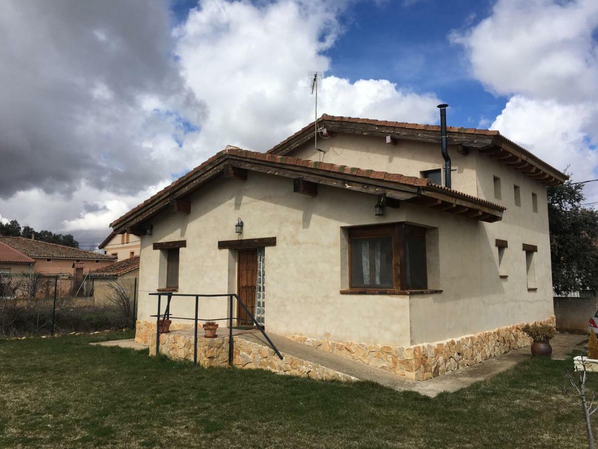 La Casa Del Cartero Pablo Guest House Saldana de Ayllon Екстериор снимка