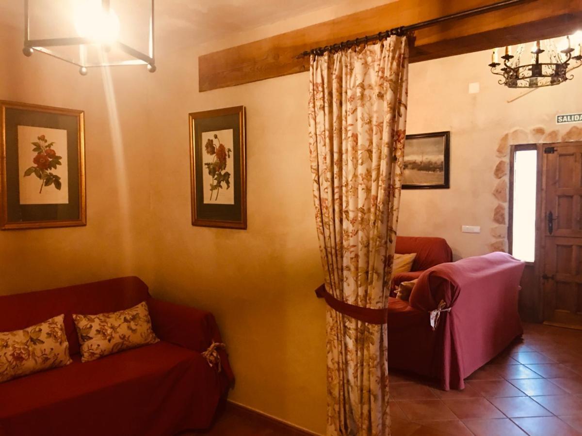 La Casa Del Cartero Pablo Guest House Saldana de Ayllon Екстериор снимка