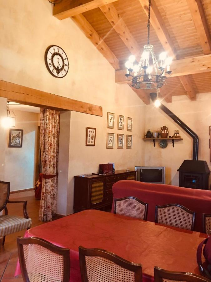 La Casa Del Cartero Pablo Guest House Saldana de Ayllon Екстериор снимка