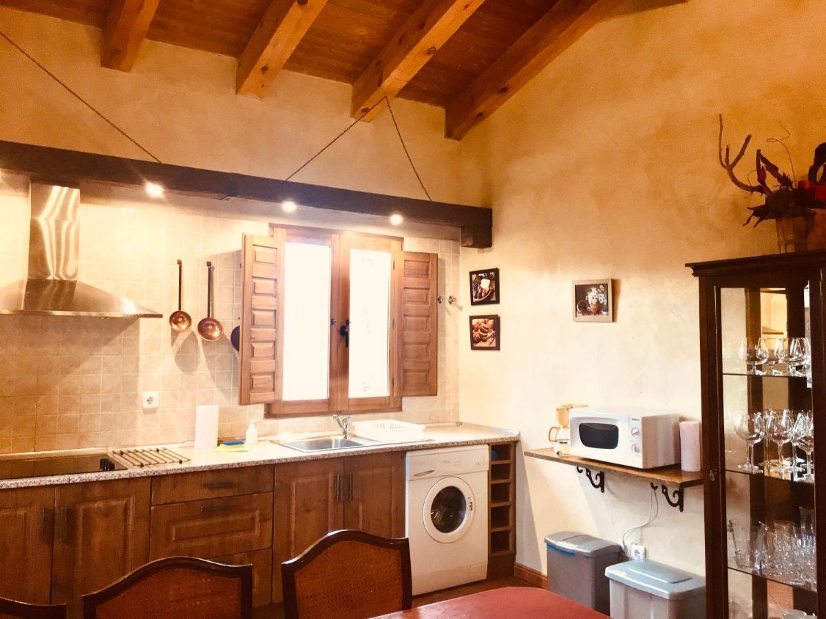 La Casa Del Cartero Pablo Guest House Saldana de Ayllon Екстериор снимка