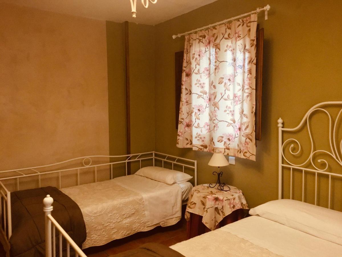 La Casa Del Cartero Pablo Guest House Saldana de Ayllon Екстериор снимка
