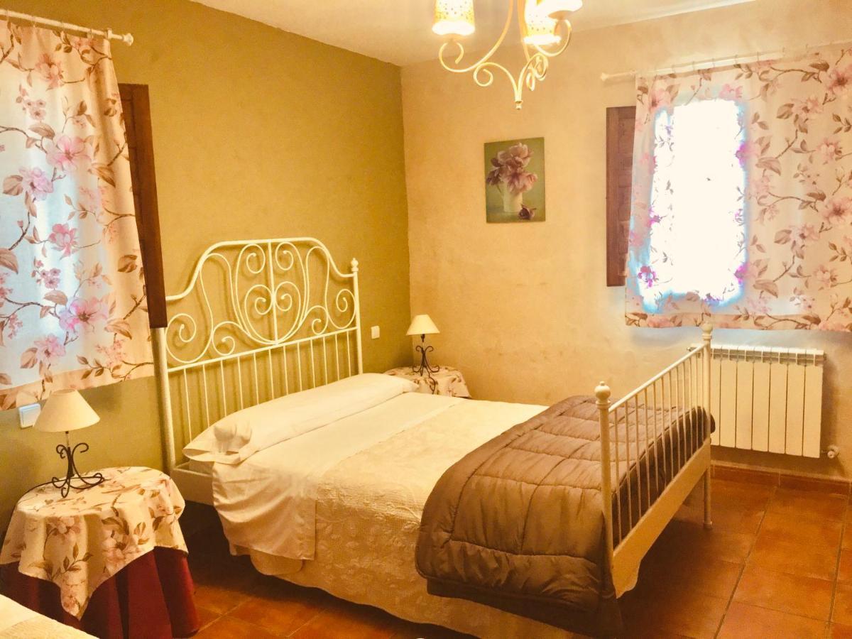 La Casa Del Cartero Pablo Guest House Saldana de Ayllon Екстериор снимка
